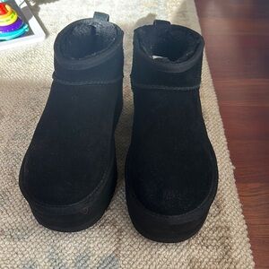 UGG Classic Ultra Mini Platform Boot | sz 6